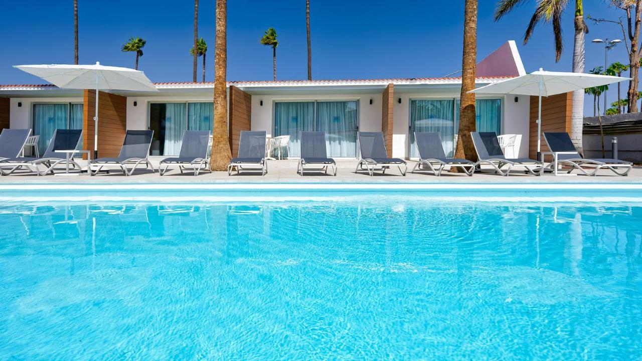 Doppelzimmer mit Poolblick
