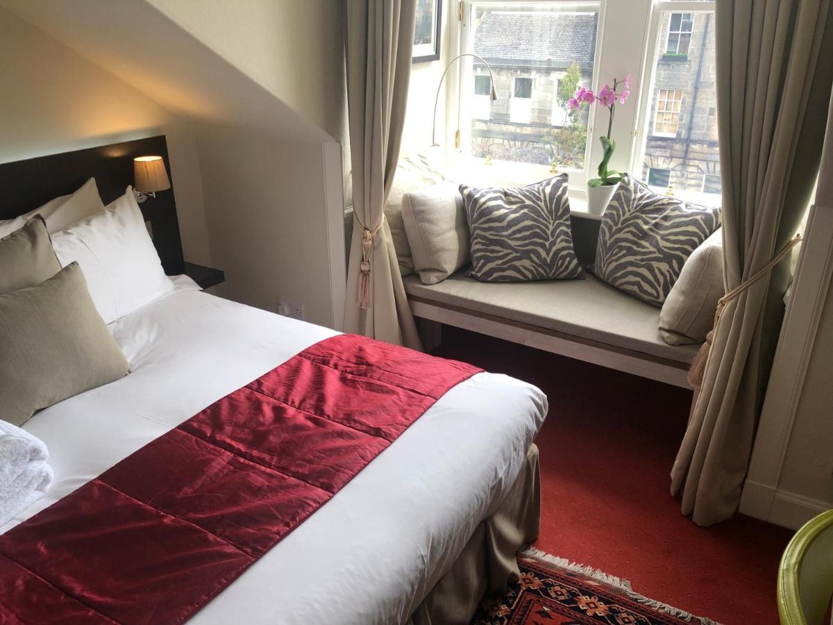 Zimmer mit Kingsize-Bett