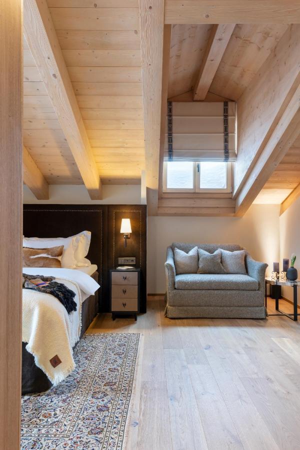 Attic Deluxe,1079554591:JPEG