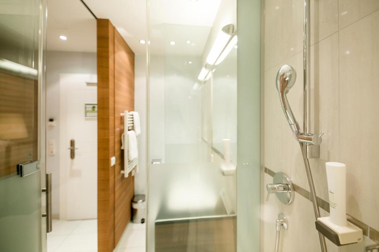 Economy Glass Bathroom Room