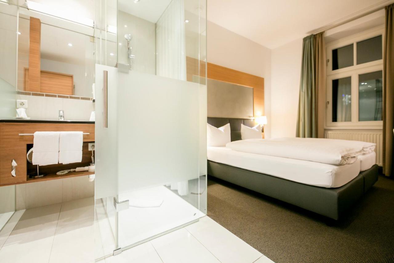 Economy Glass Bathroom Room
