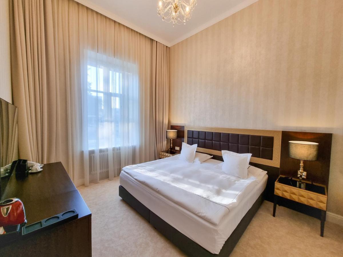 Deluxe Double Room Bath,1155389220:JPEG