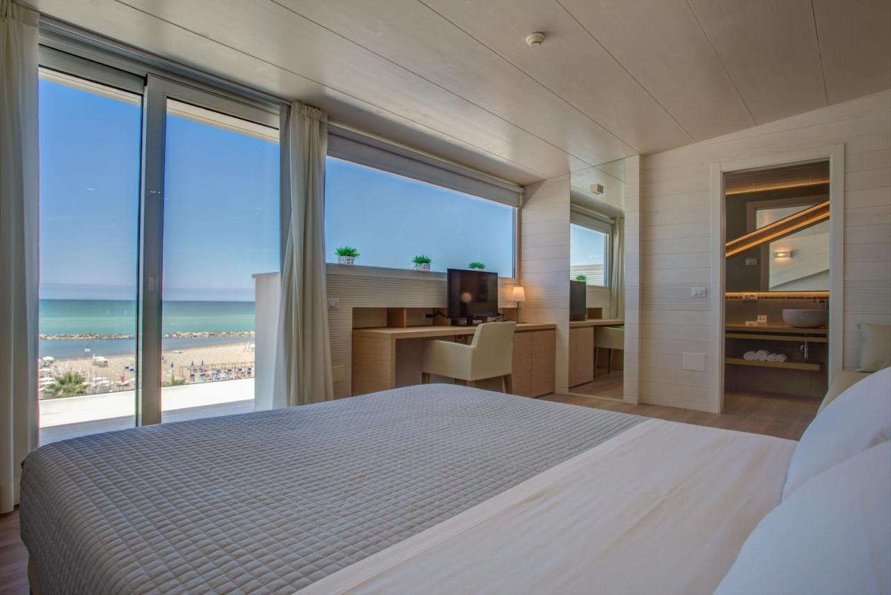 Deluxe Dreibettzimmer mit Meerblick