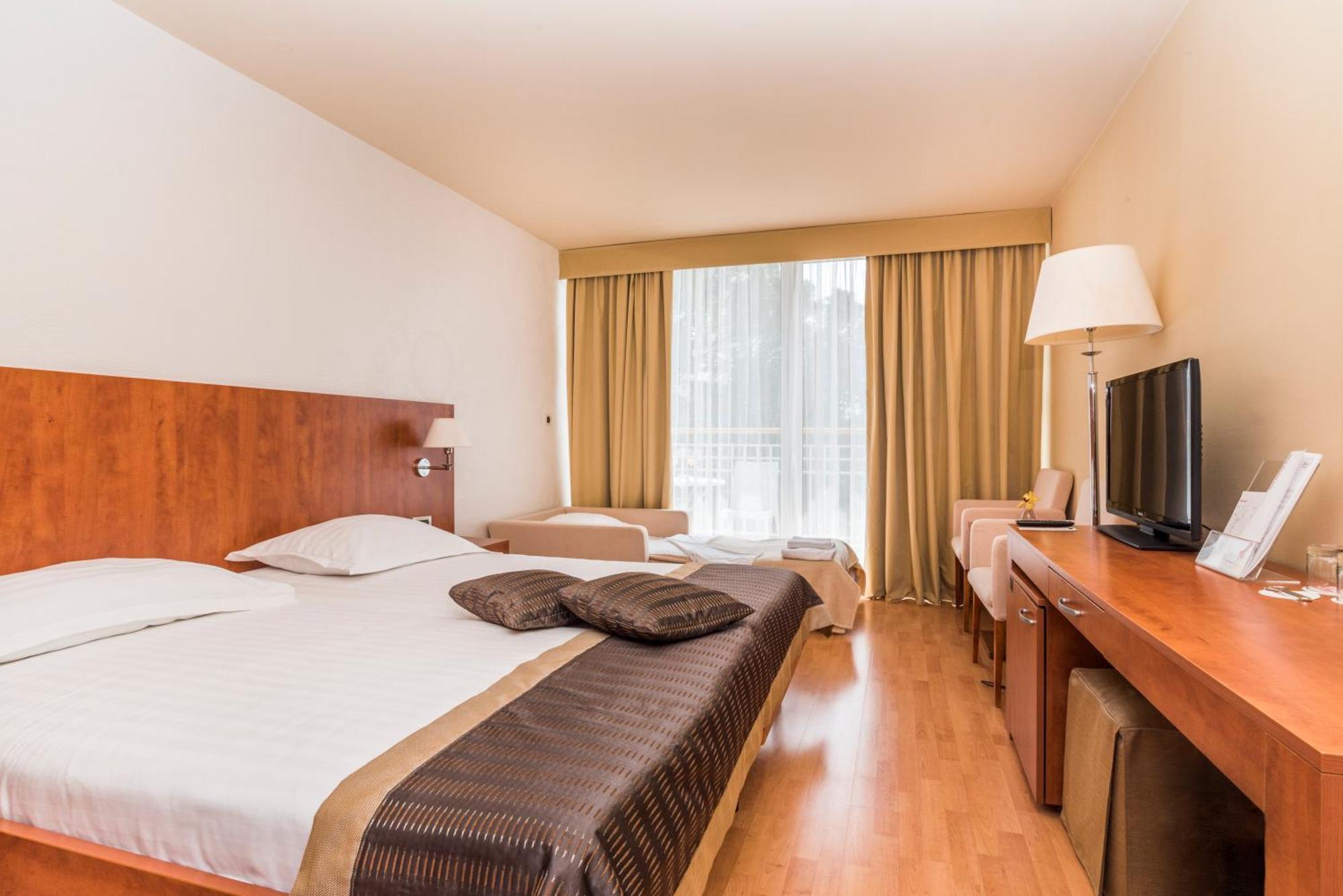 Classic Zimmer mit Balkon und Zustellbett - Parkseite