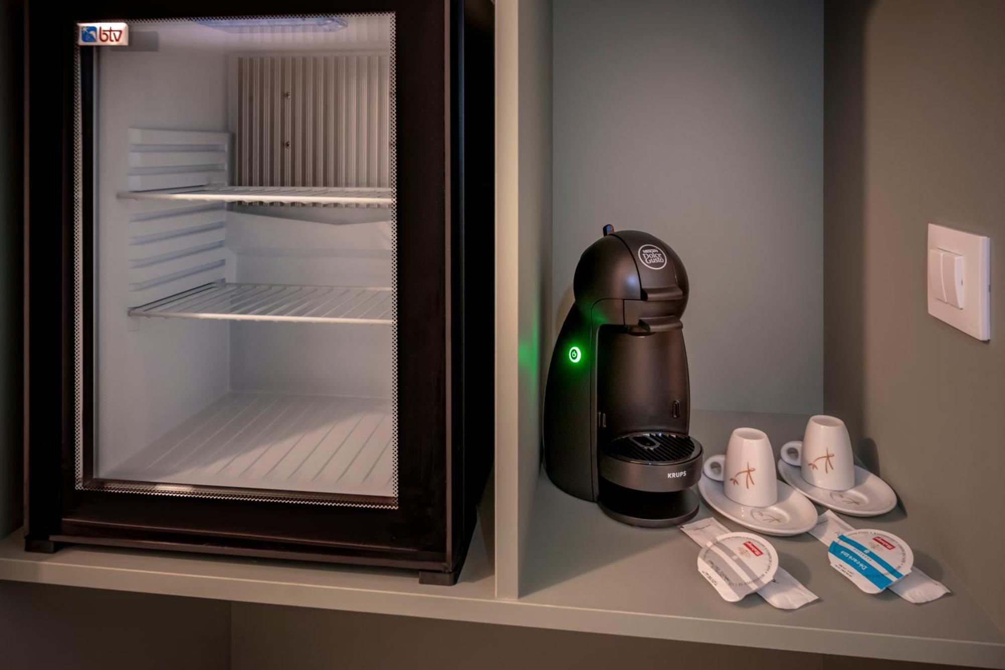 Double or Twin Room with extra bed and City View,1214652259:JPEG