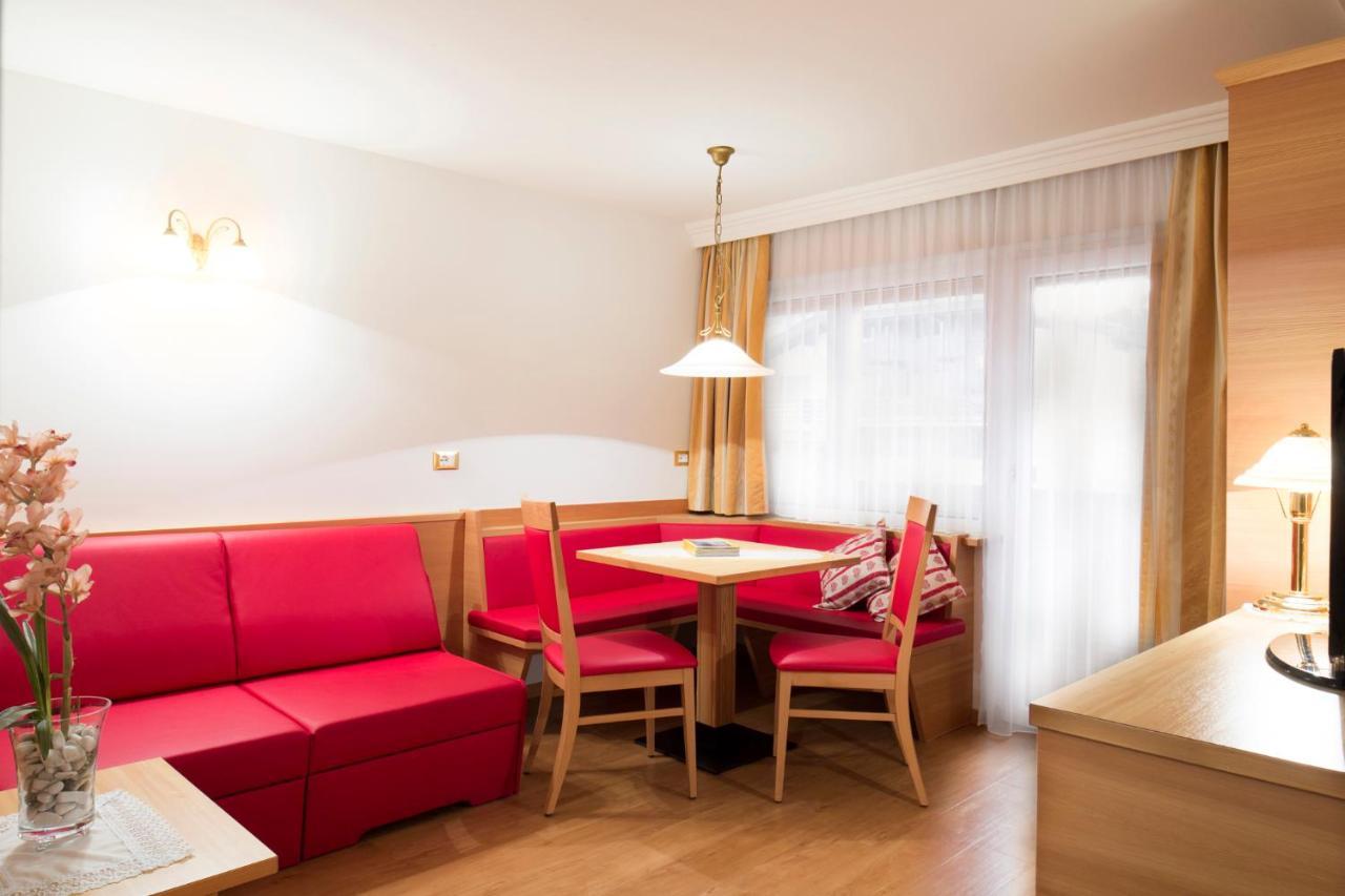 One-Bedroom Apartment,1258468675:JPEG
