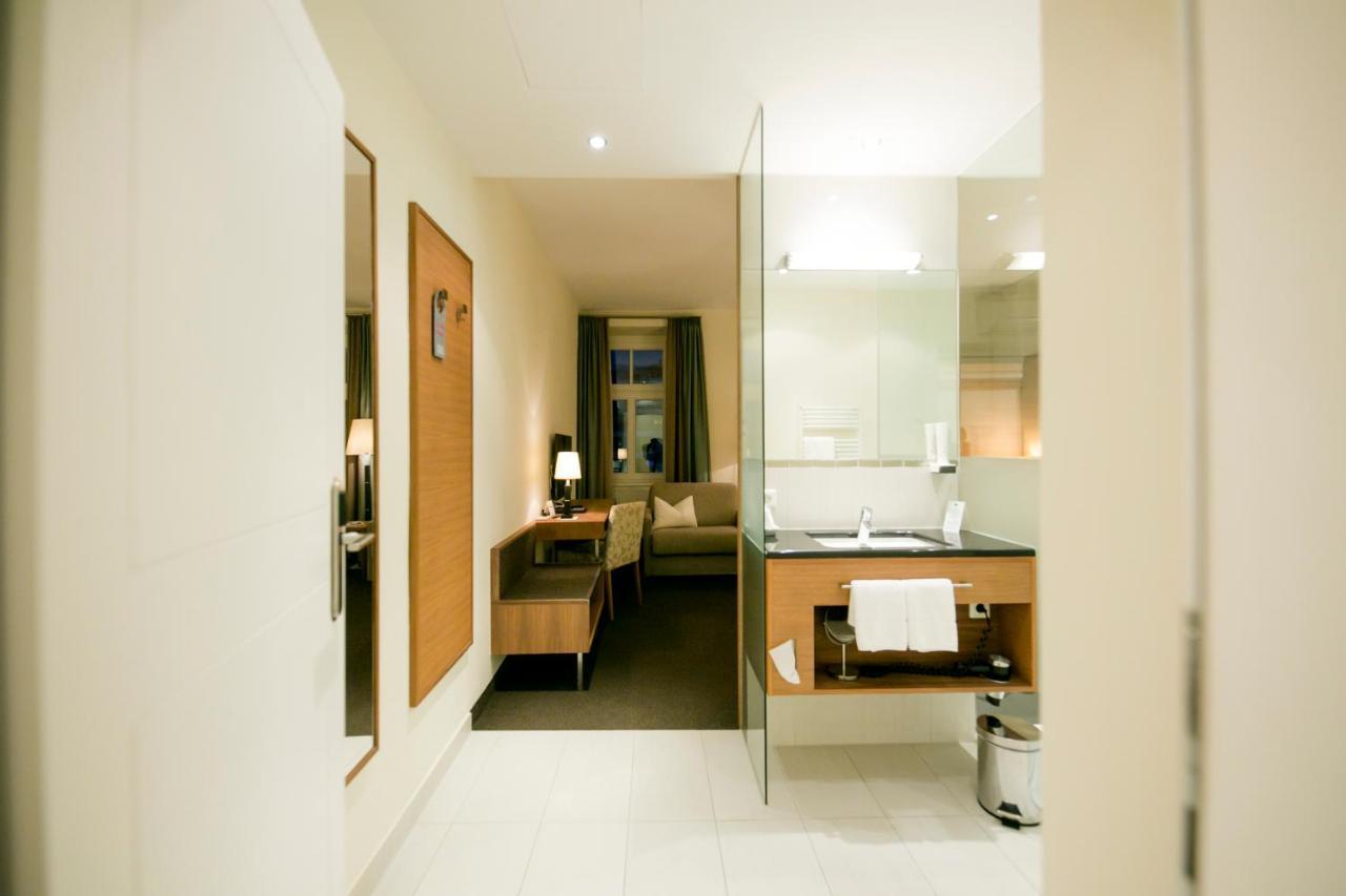 Glass Bathroom Room