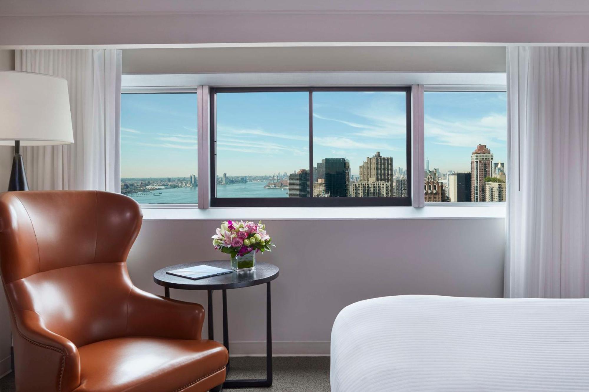 Zimmer mit 2 Einzelbetten und Stadtblick