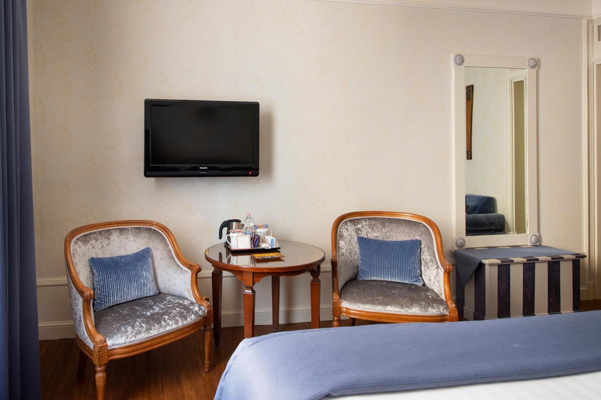 Junior Suite,1279660390:JPEG