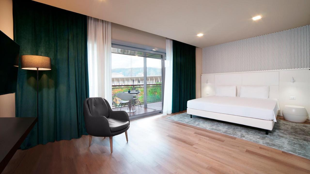 Junior King Suite with Vulcano Buono Square View,1329603545:JPEG