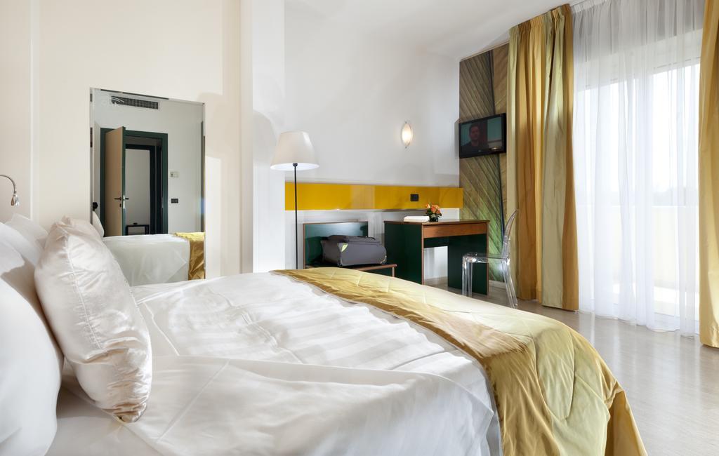 Family Suite,141095340:JPEG