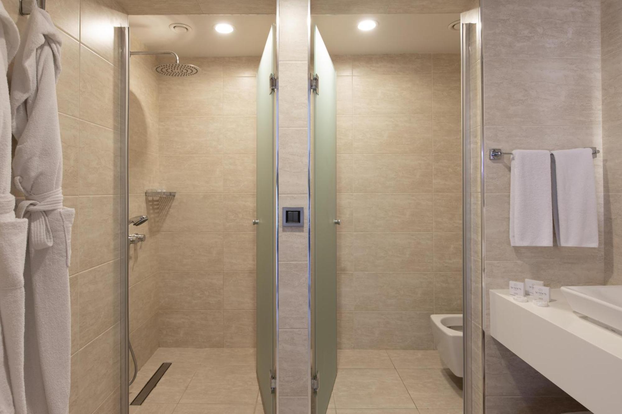 Double Room with Balcony,1447456312:JPEG