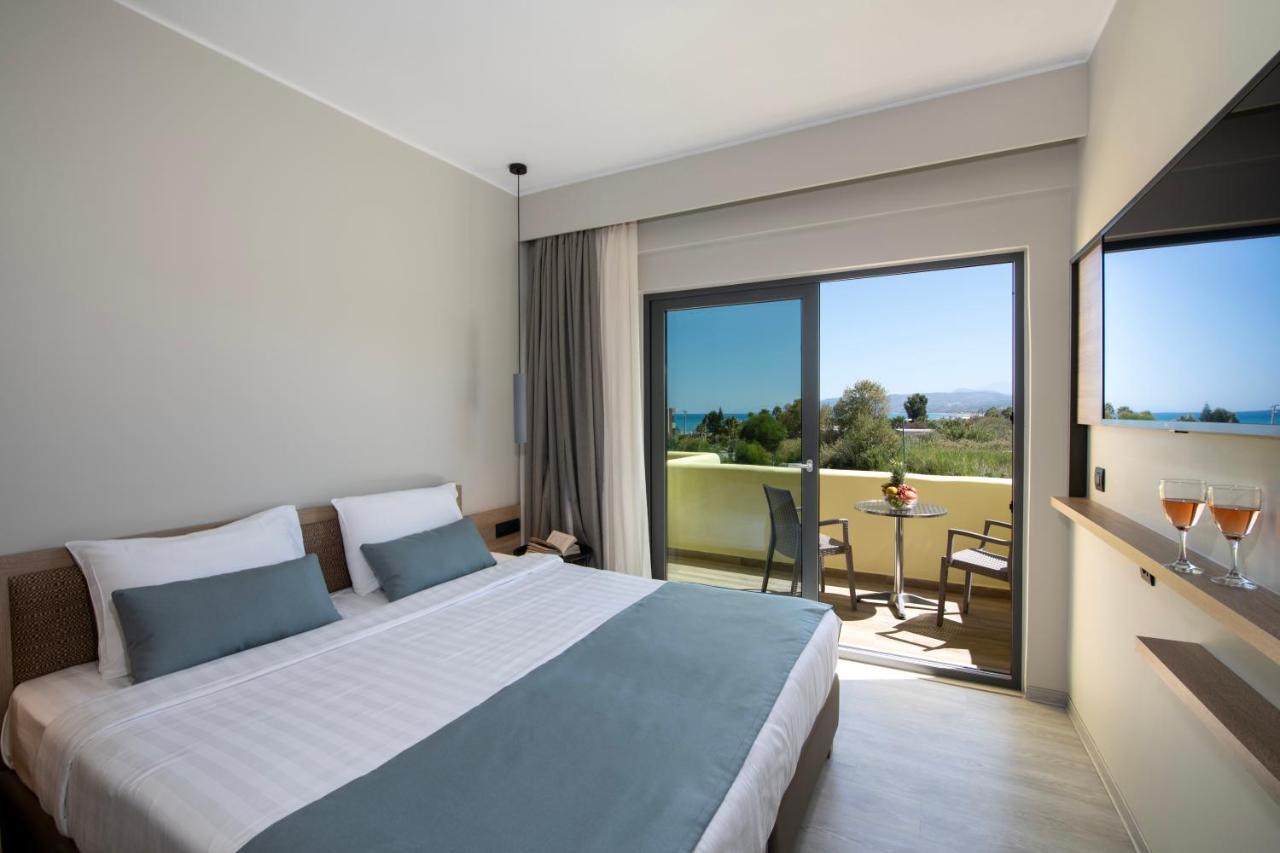 Deluxe Doppelzimmer mit seitlichem Meerblick