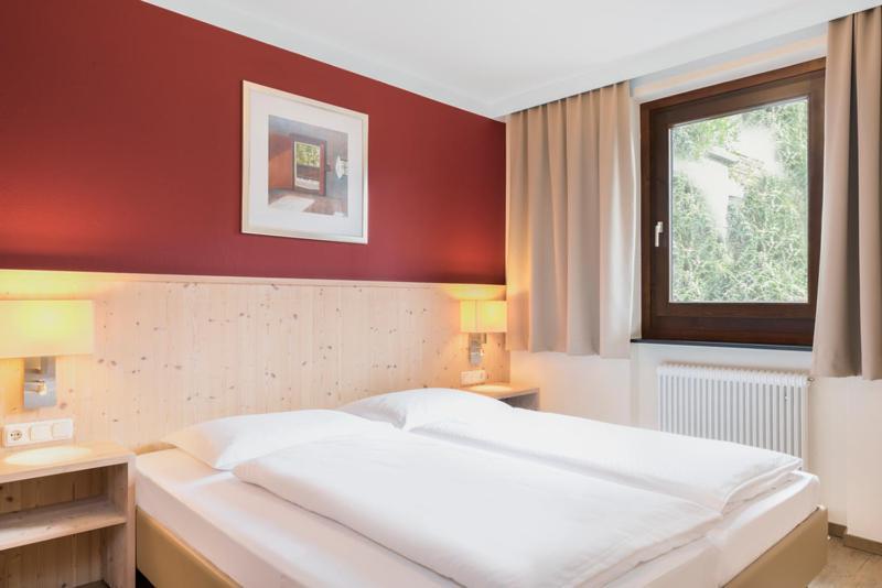 One-Bedroom Apartment,1499790175:JPEG