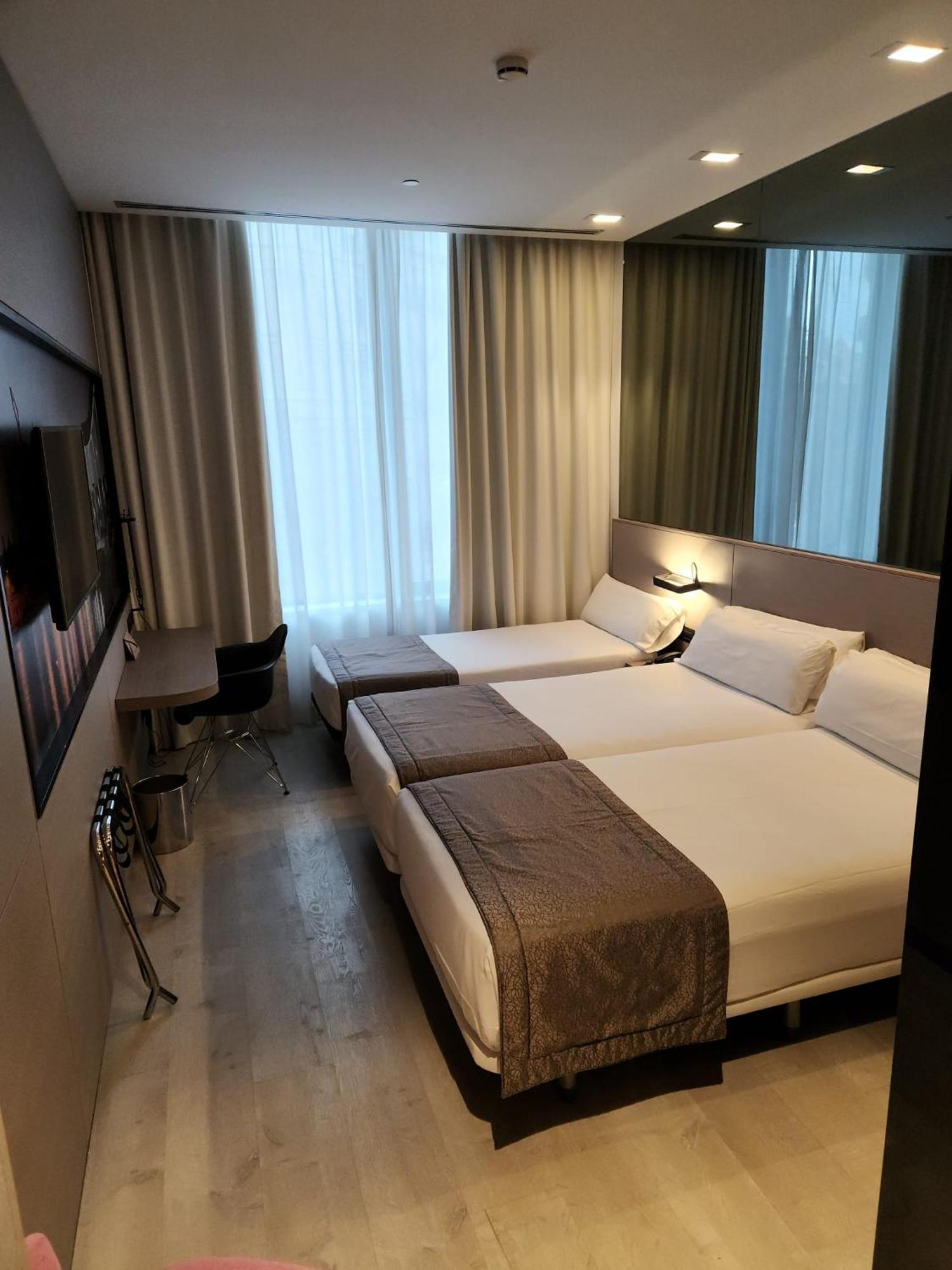 Triple Room,1588249611:JPEG