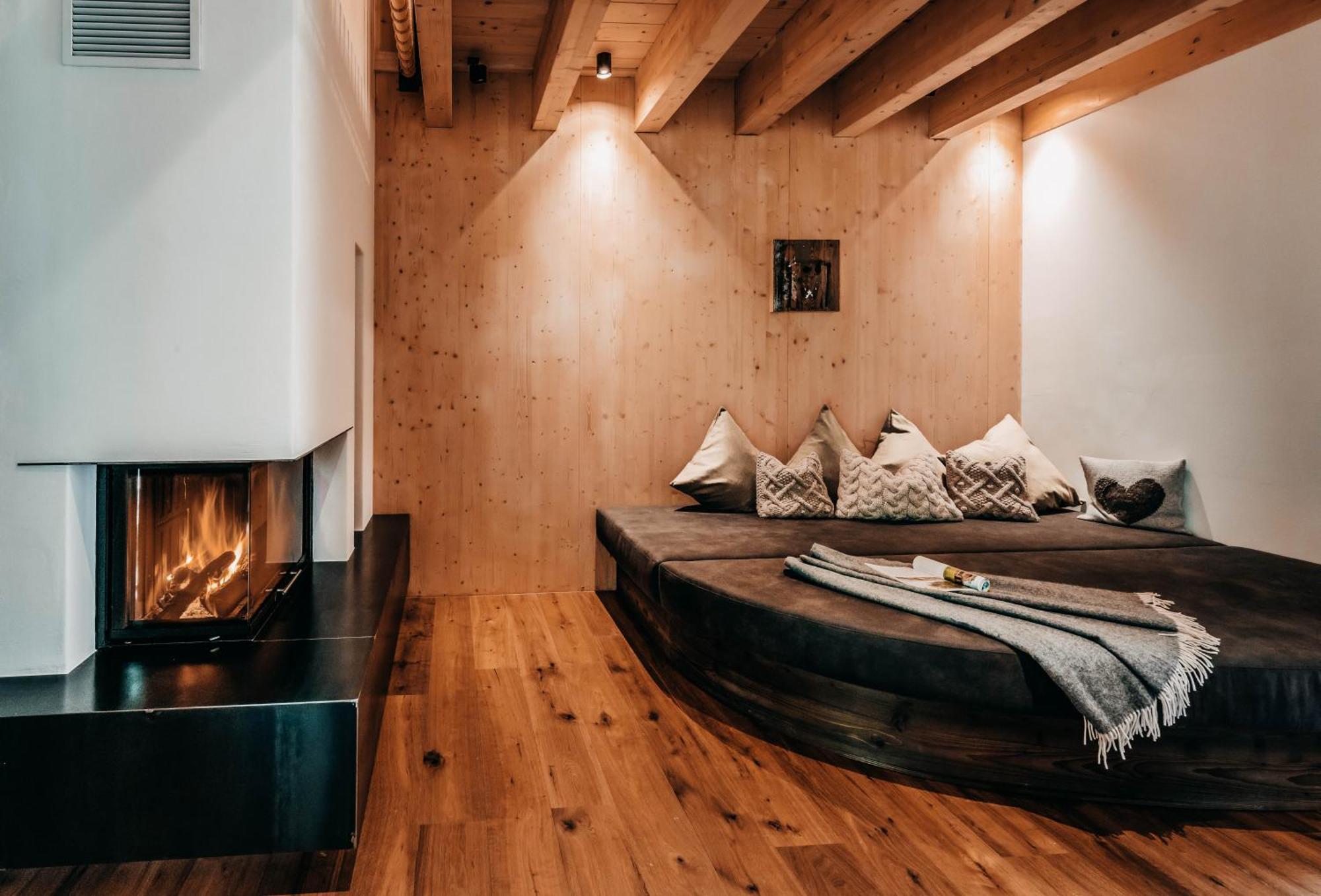 Chalet Suite,1527257023:JPEG