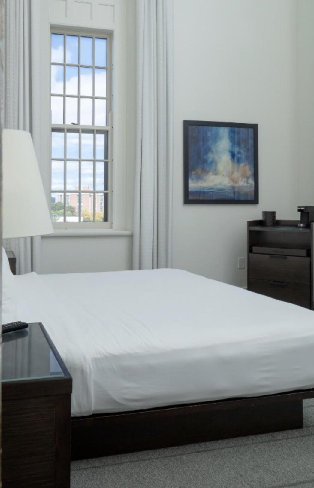 Cozy King Room,1531297306:JPEG