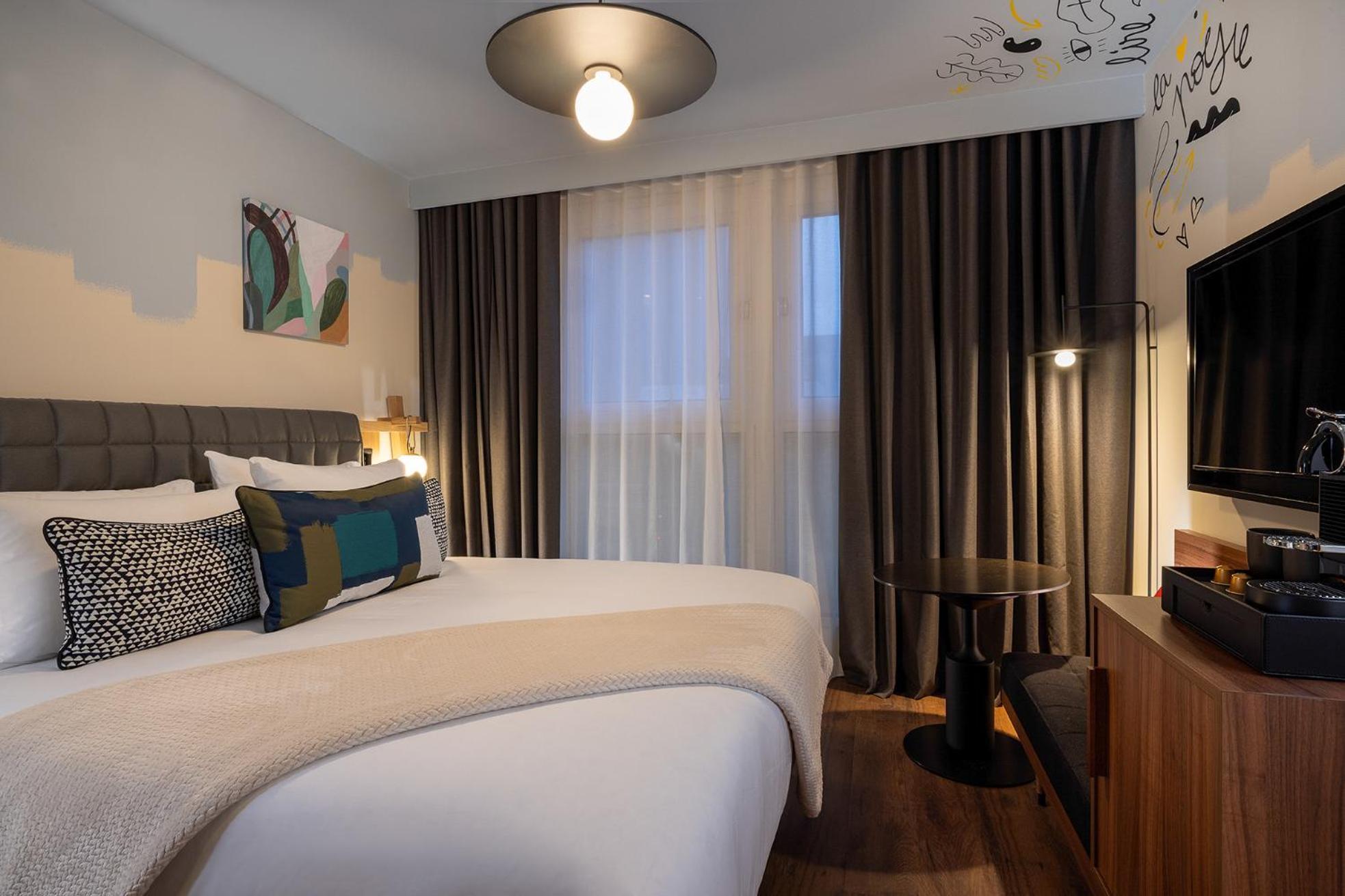 Simone Room