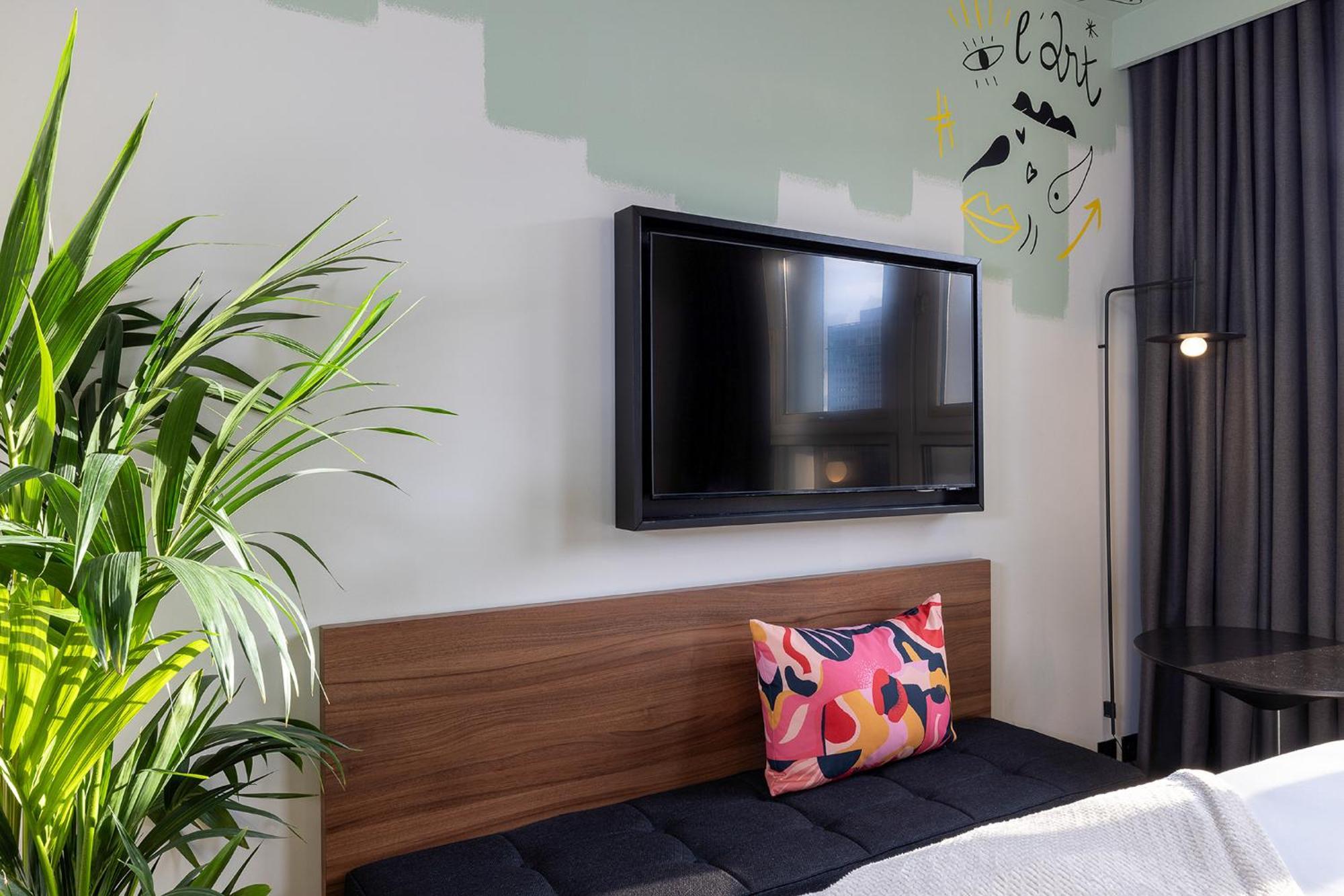 Edgar Prestige Room