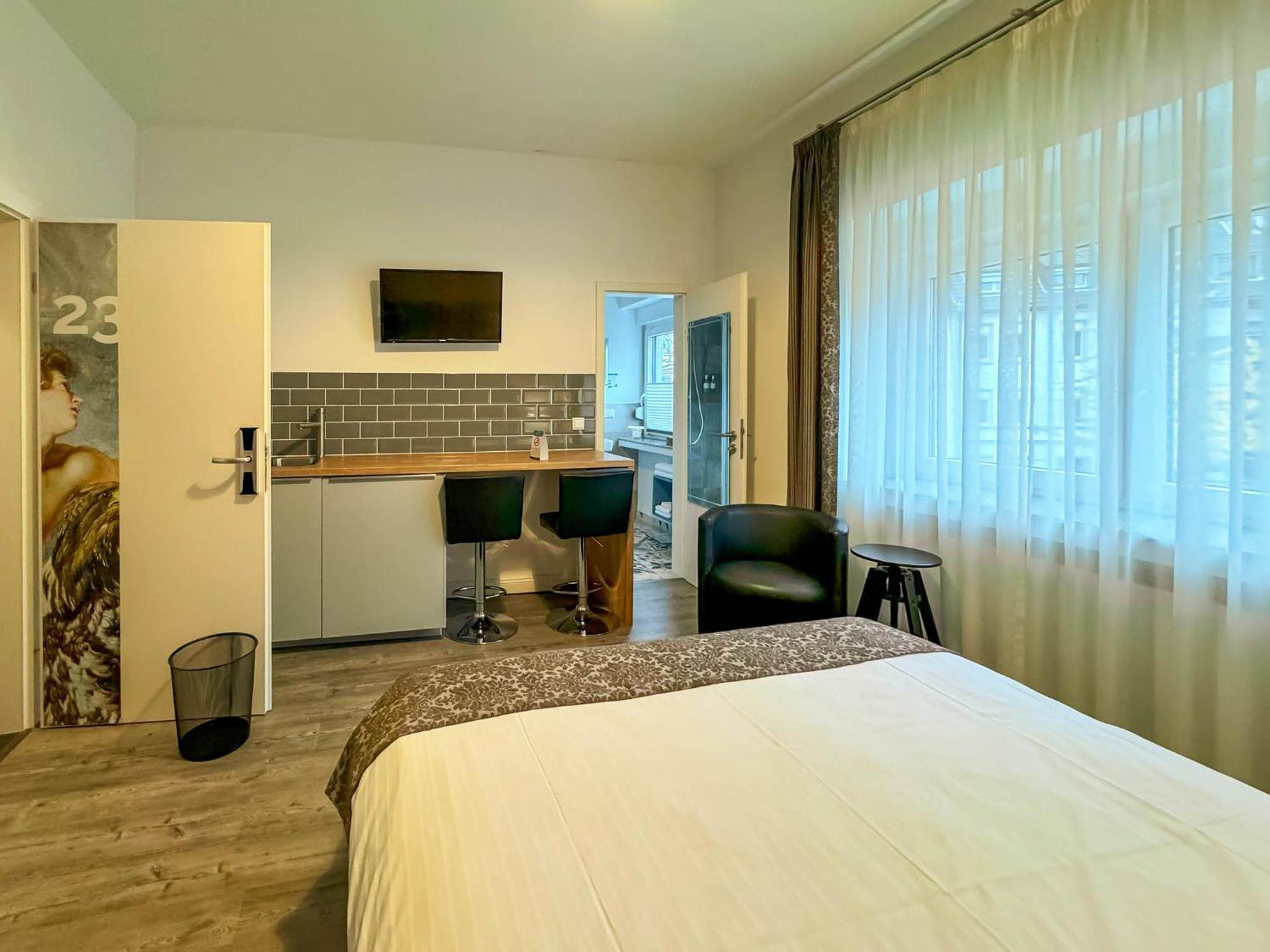 Deluxe Single Room,1538835643:JPEG