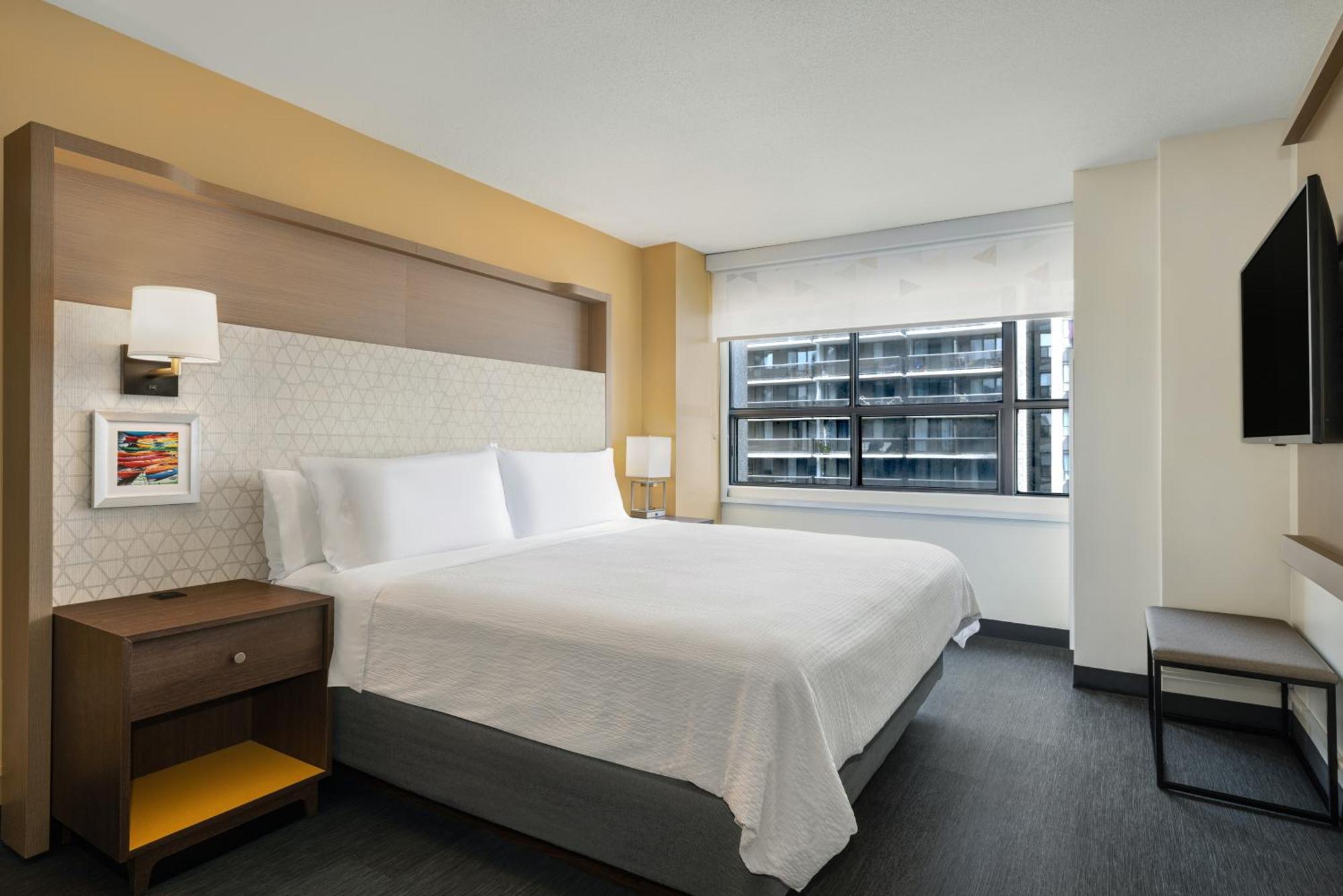 Standard Zimmer mit Kingsize-Bett