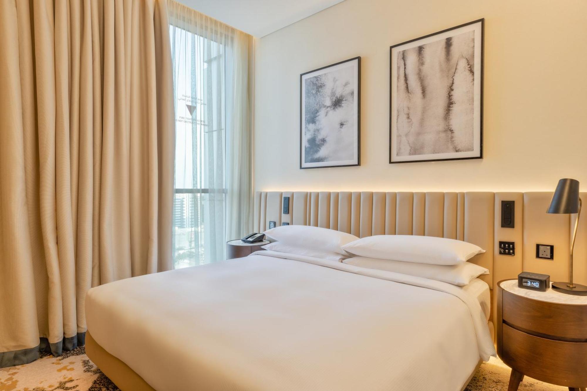 One Bedroom Superior Suite Sea View and One King Bed - Smoking,1549252891:JPEG