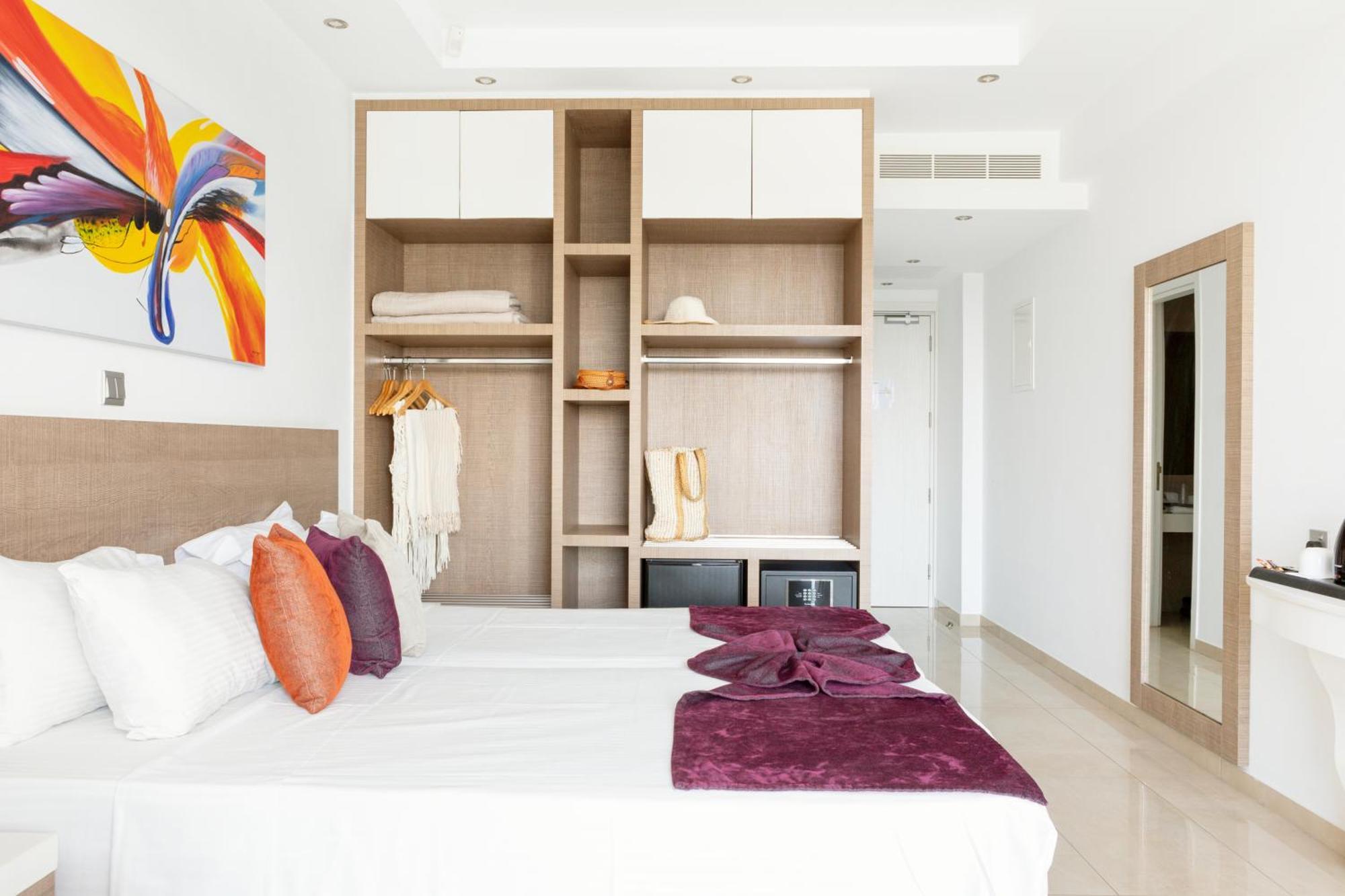 Superior Double or Twin Room Sea View