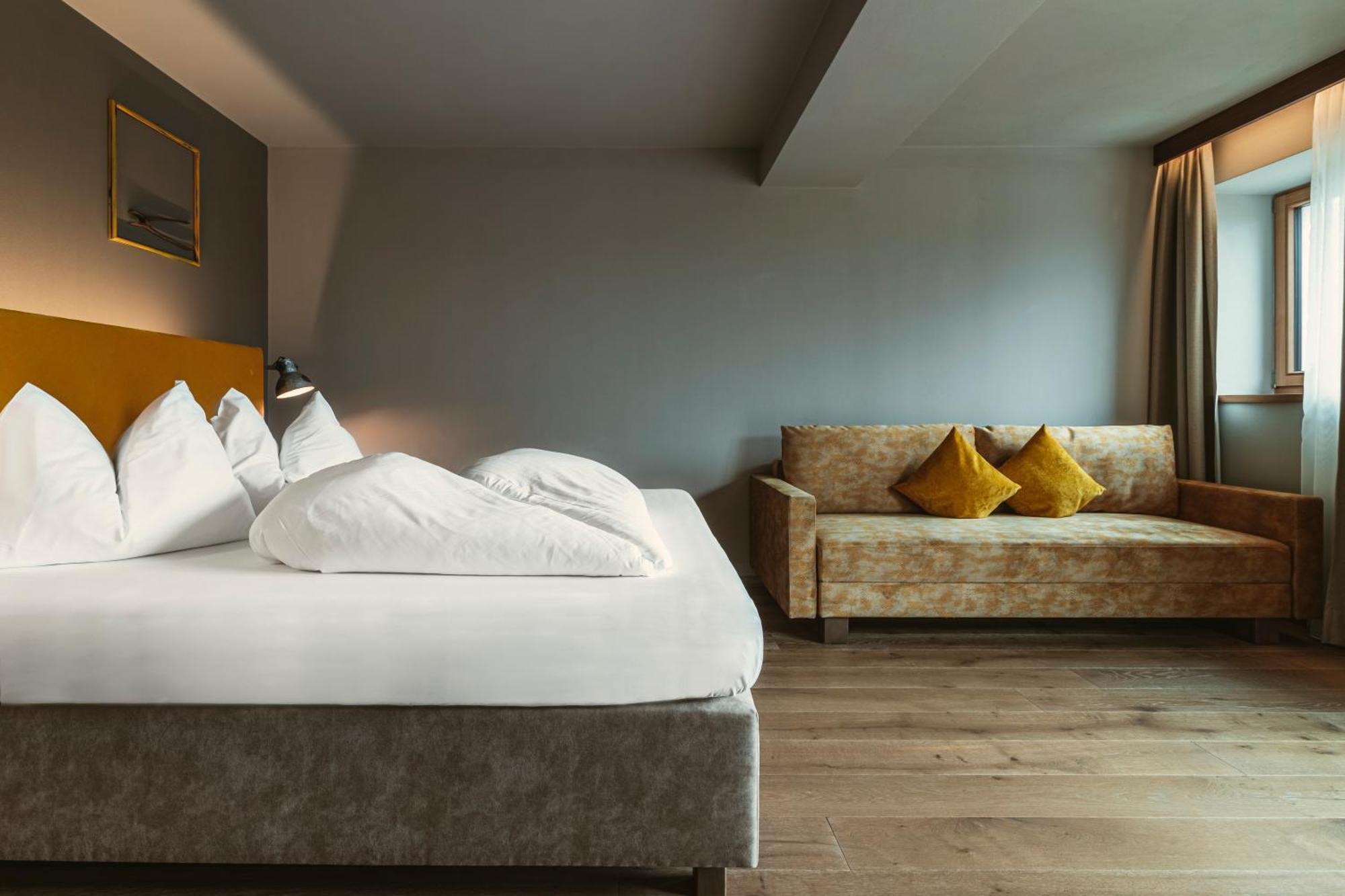 Apartment with Terrace,1633149682:JPEG