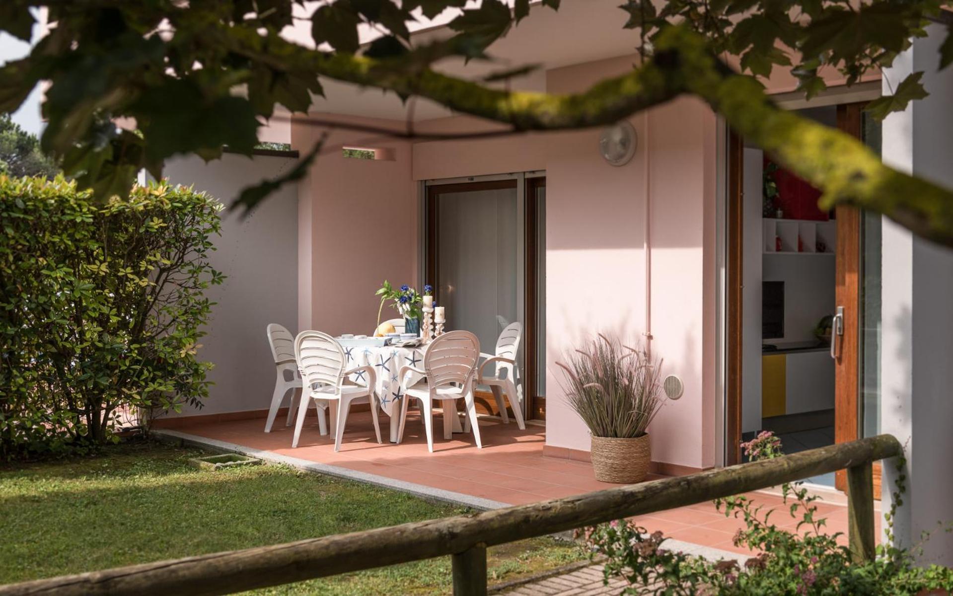 One-Bedroom Apartment Garden