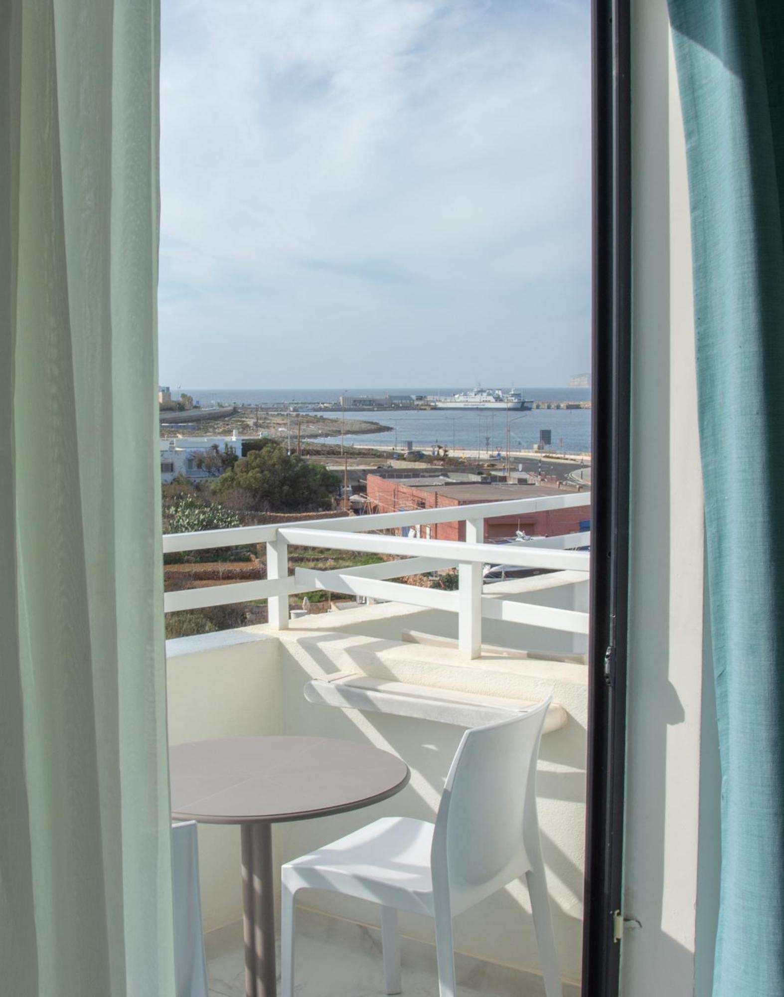 Double or Twin Room Partial Sea View