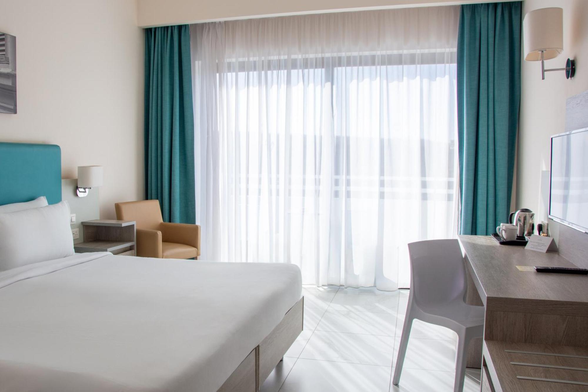 Double or Twin Room Partial Sea View