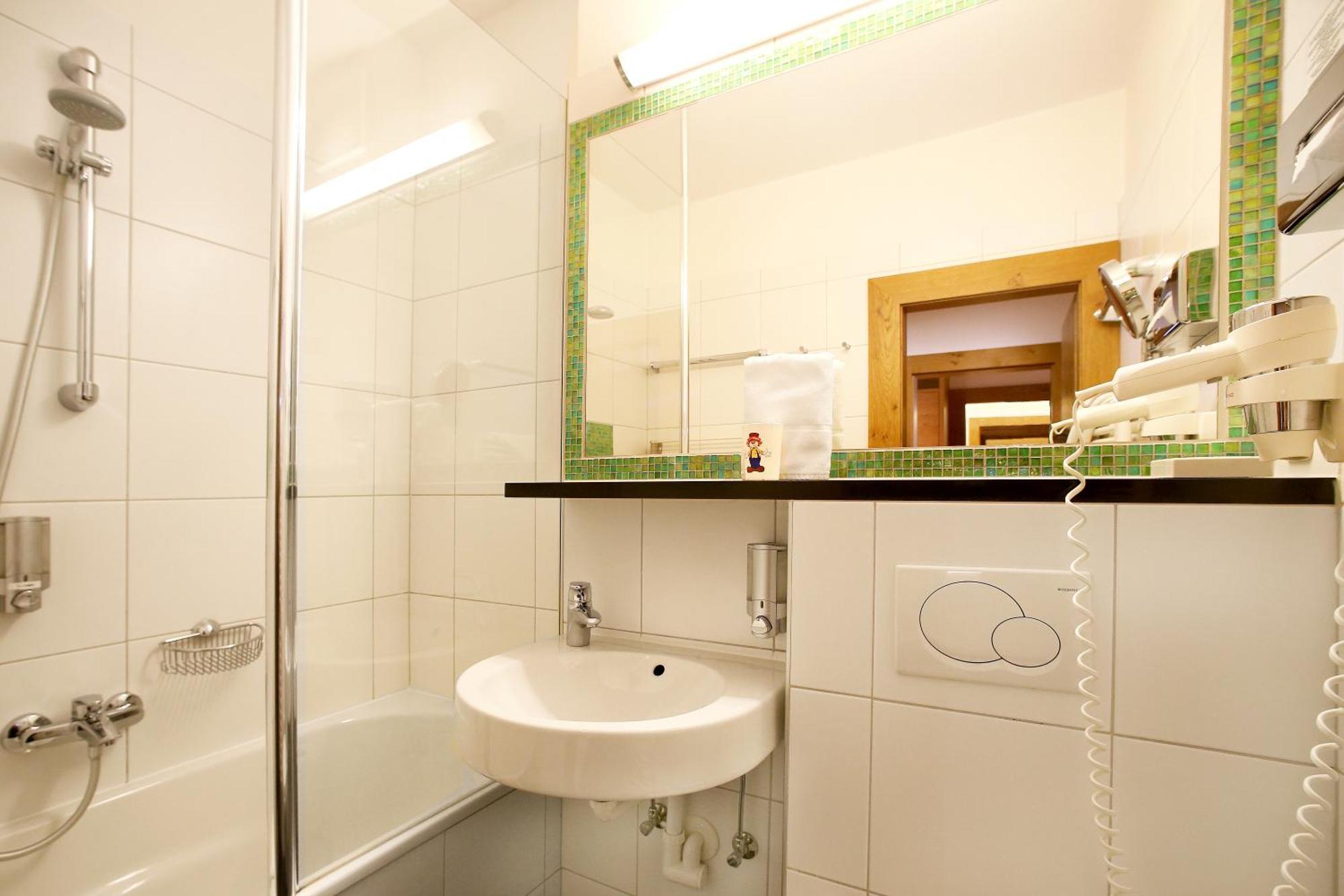 Double Room,1649880656:JPEG