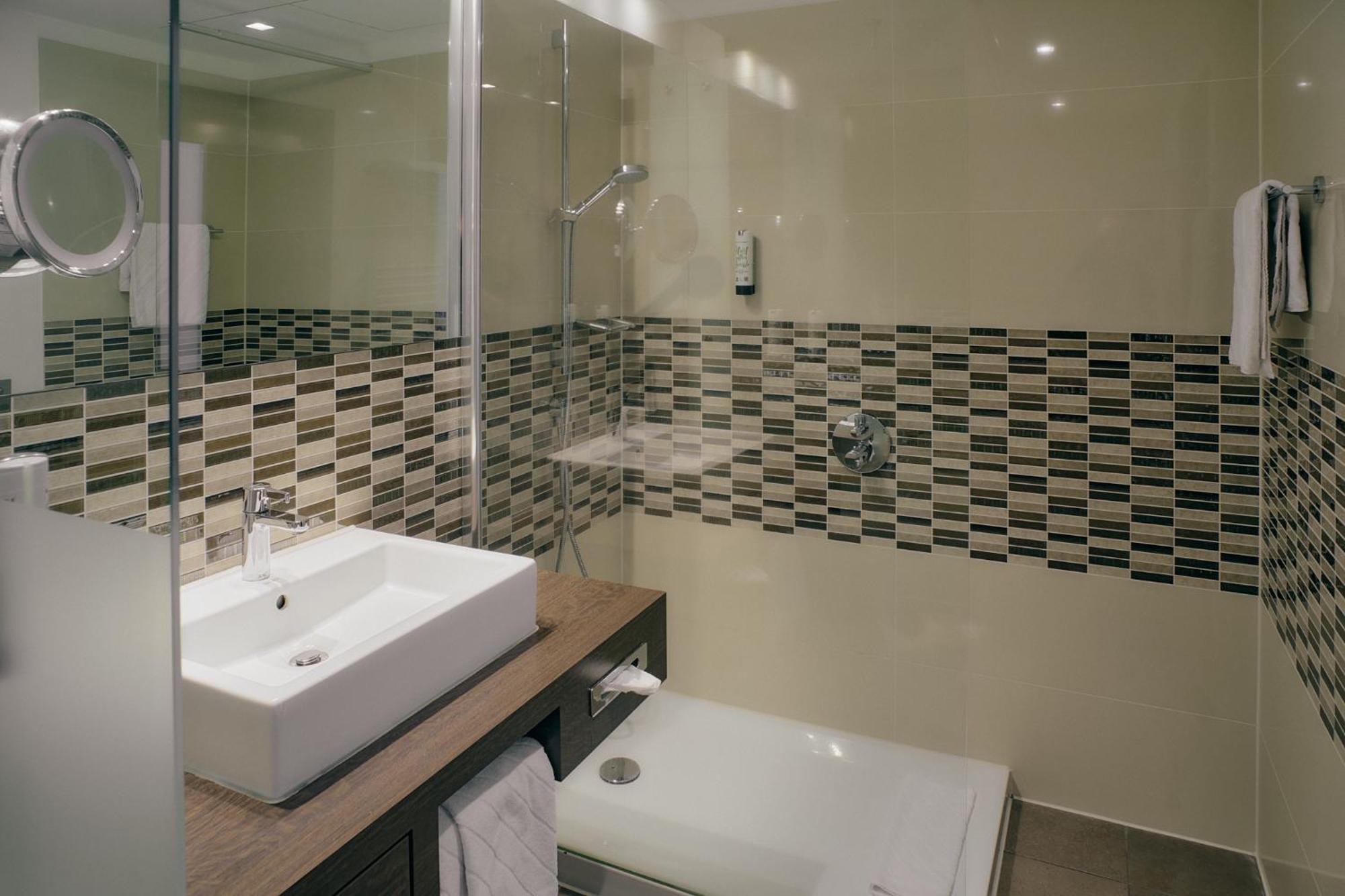 Luxury Apartment,1672642267:JPEG