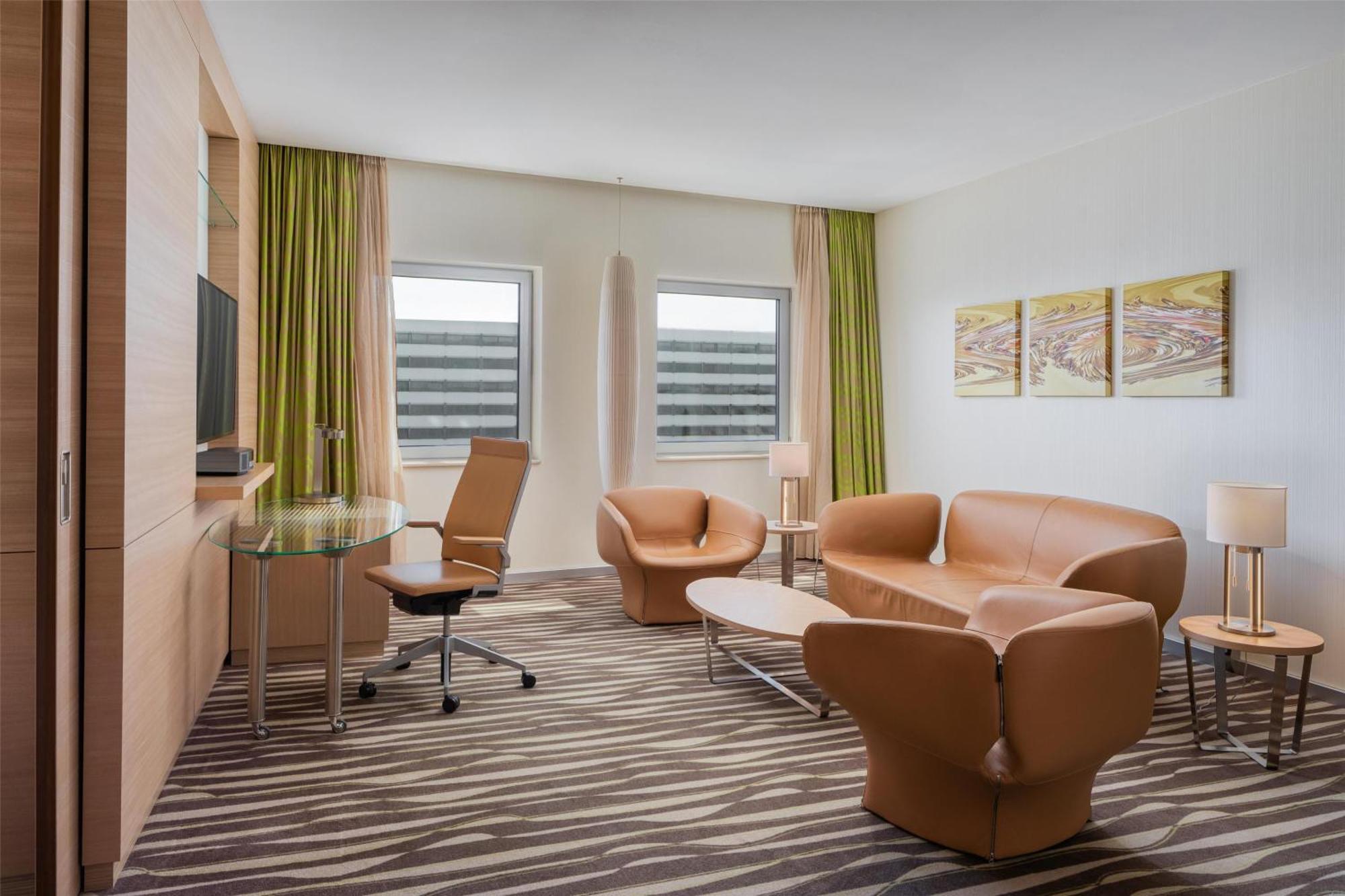 King Deluxe Suite,1679582884:JPEG