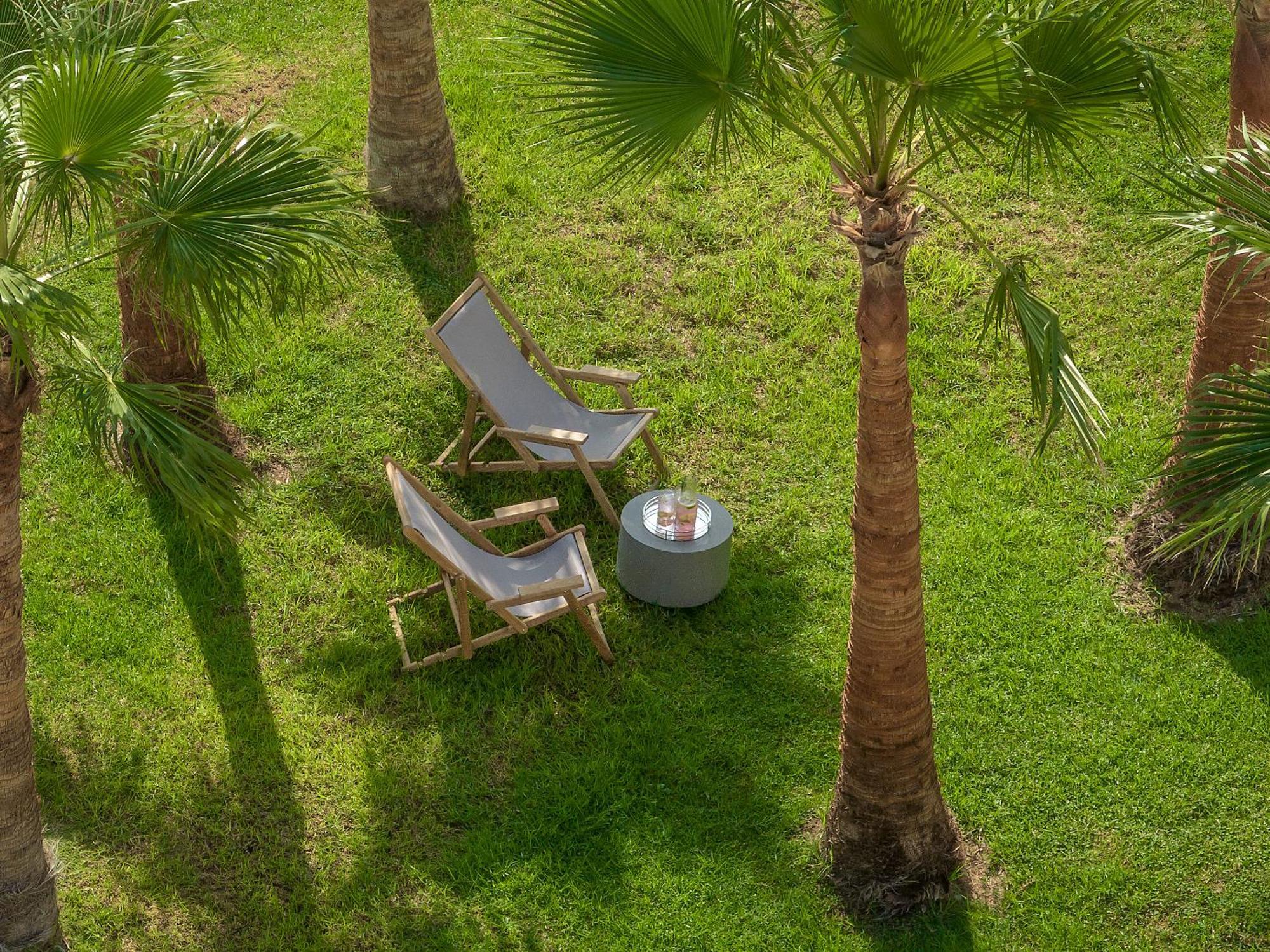 Superior Bungalow Poolside