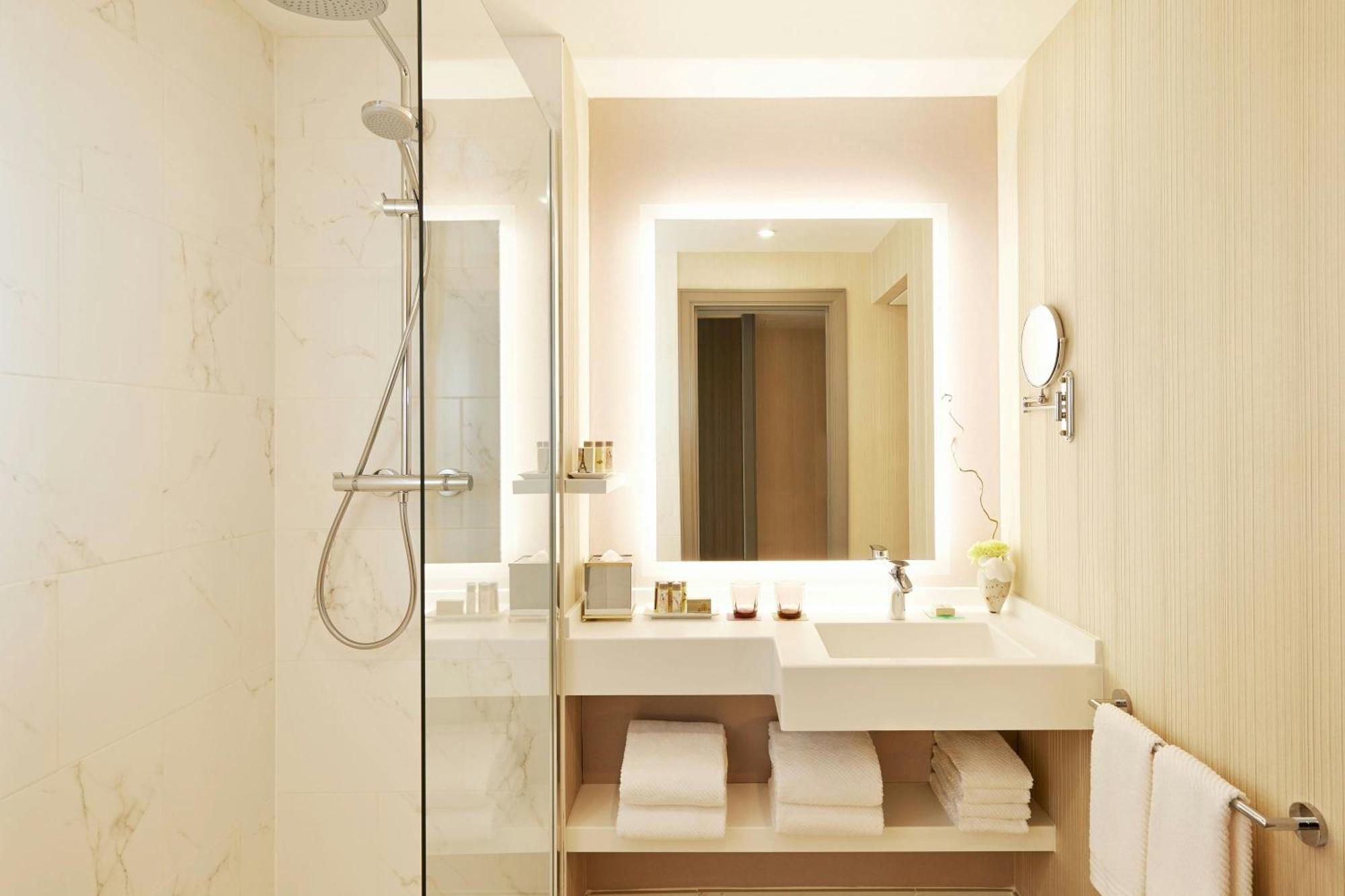 Executive Queen Room