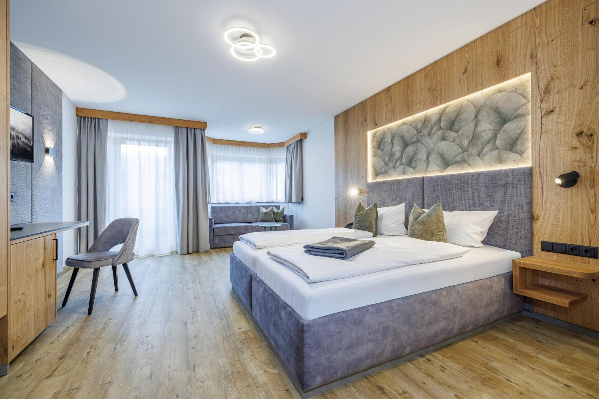 Double Room,1742700636:JPEG