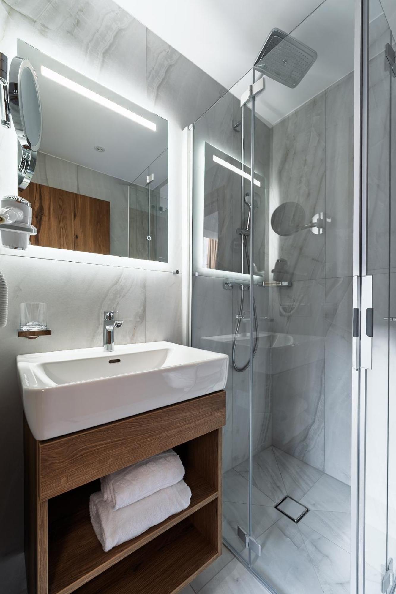 Single Room Shower,1758314794:JPEG