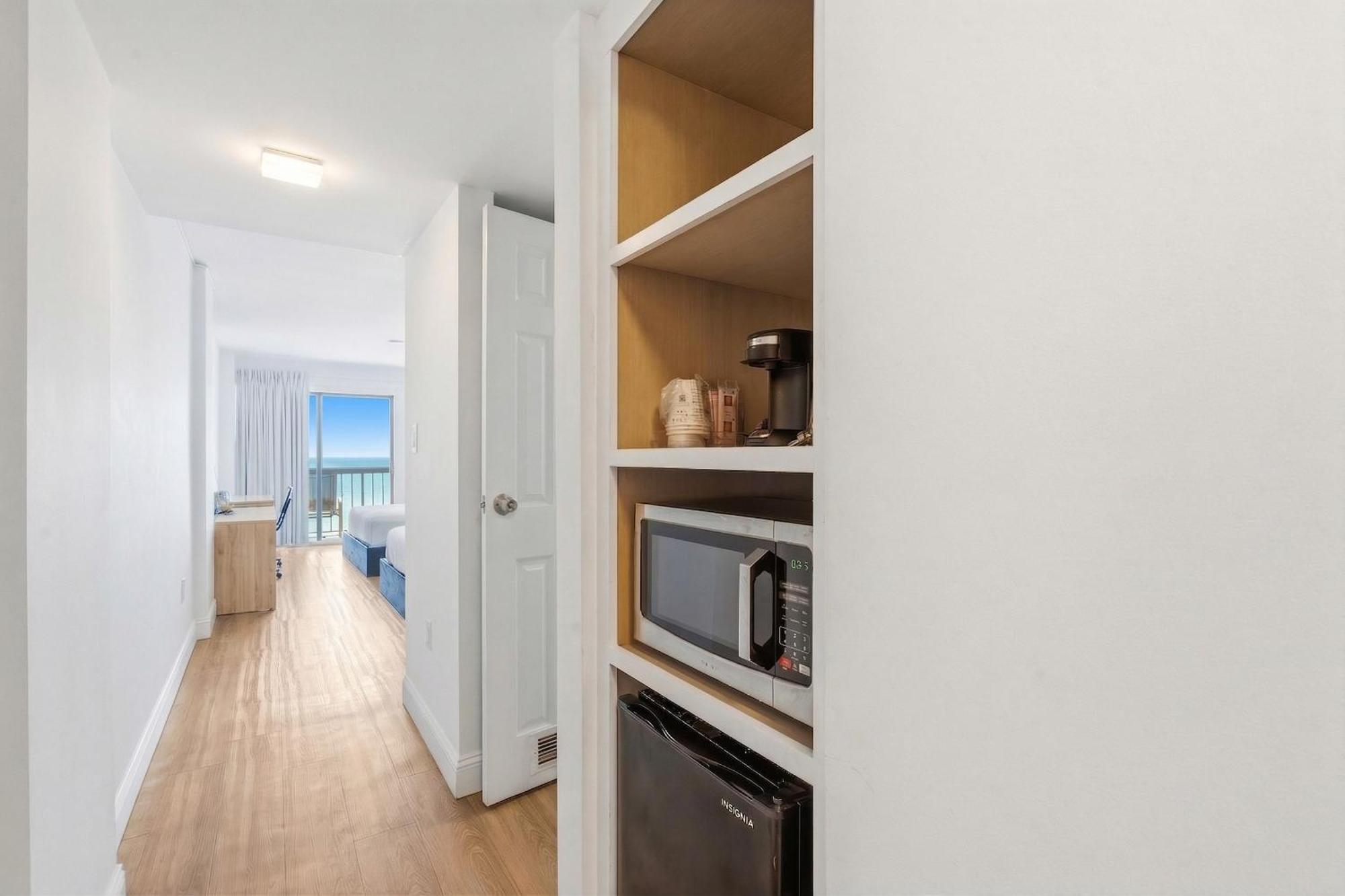 Studio with Ocean View,1758918532:JPEG
