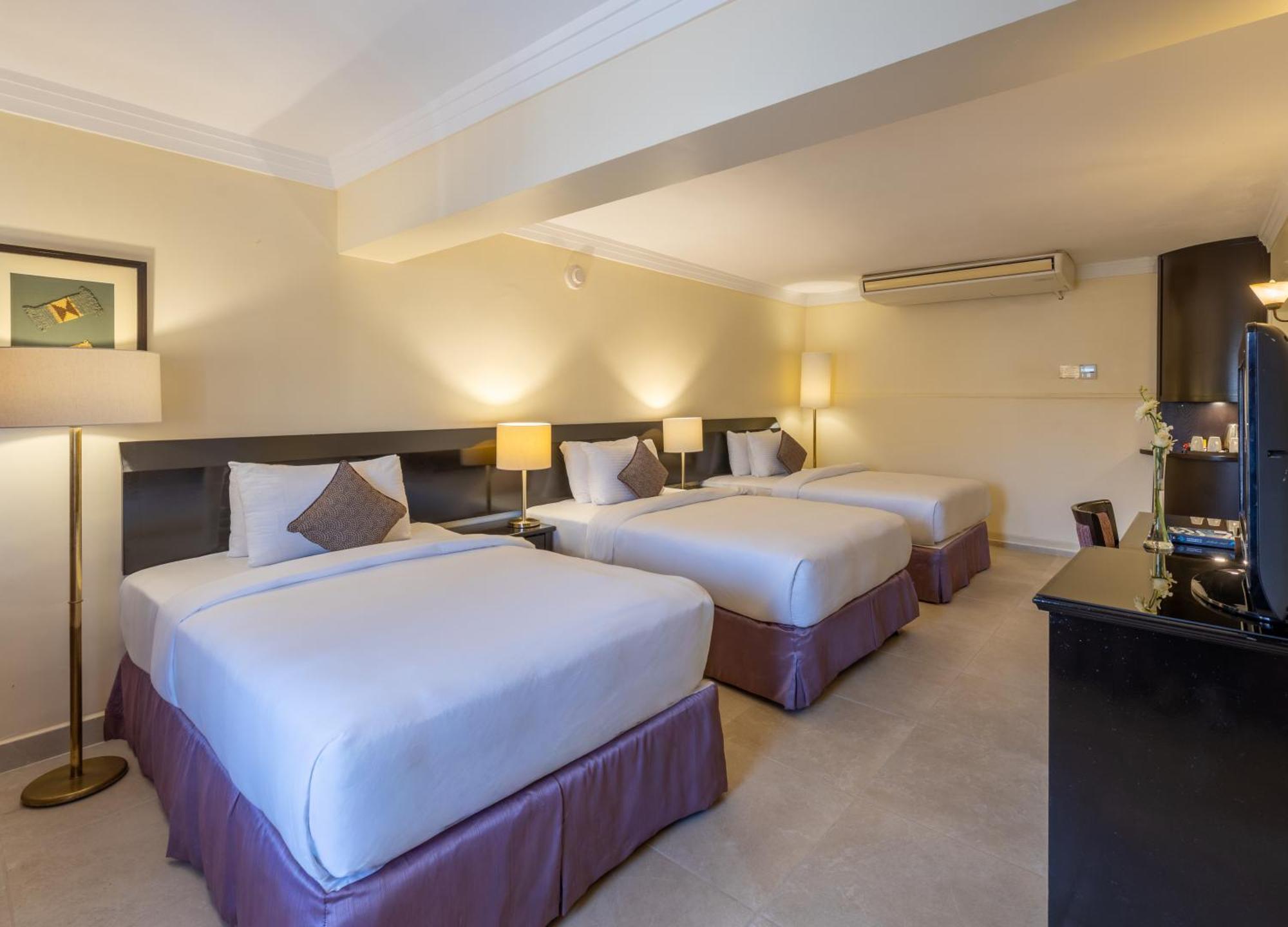 Triple Room,1765587598:JPEG