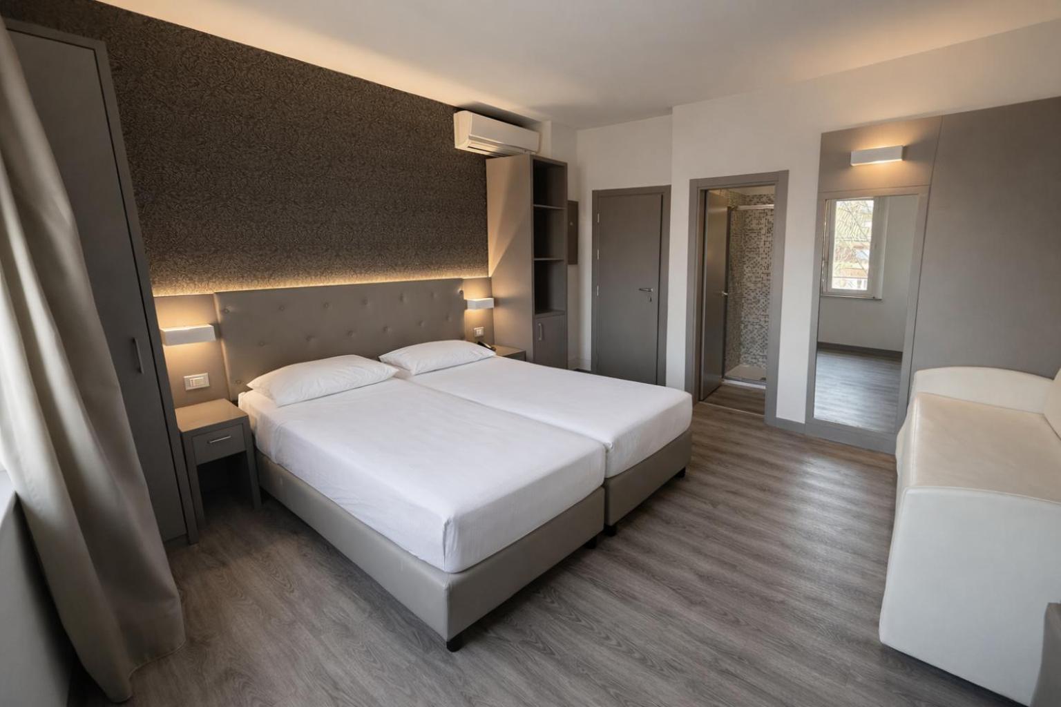Superior Quadruple Room,1765817282:JPEG