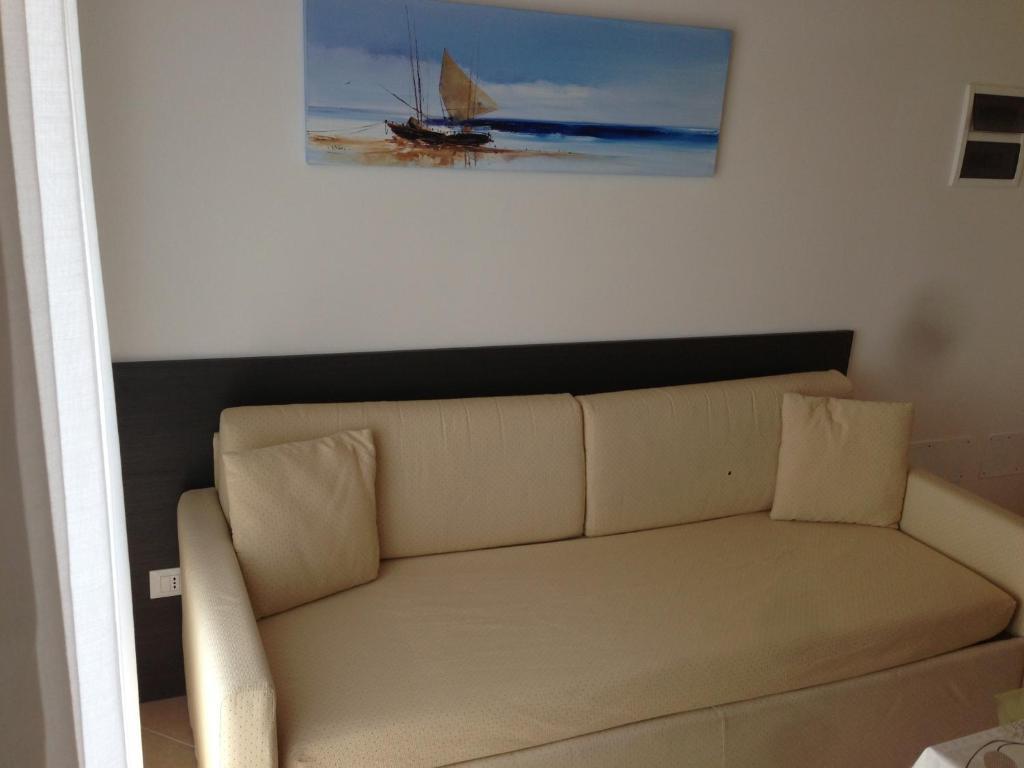 One-Bedroom Apartment (5 Adults),28316018:JPEG