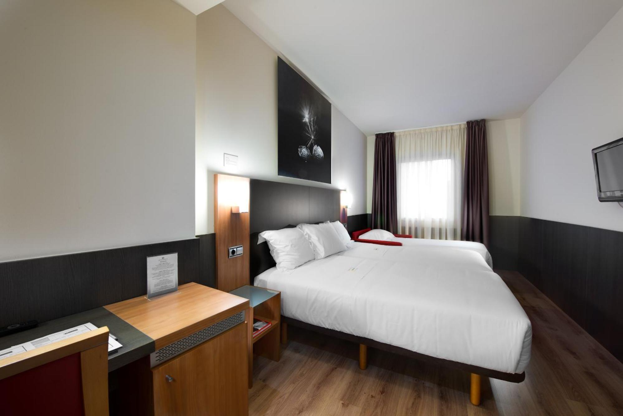 Double Room with Extra Bed,750068723:JPEG