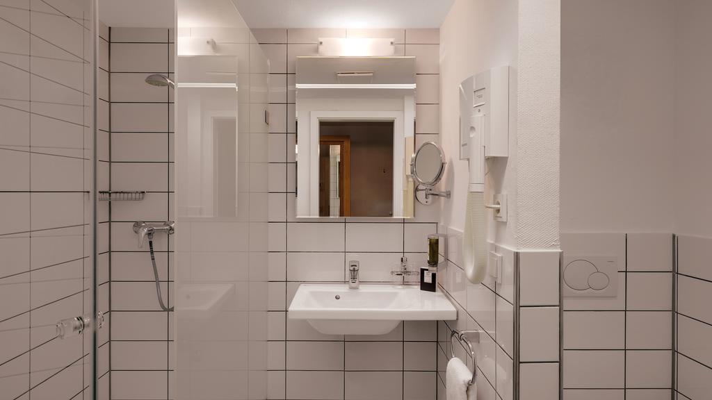 Classic Single Room,403688715:JPEG