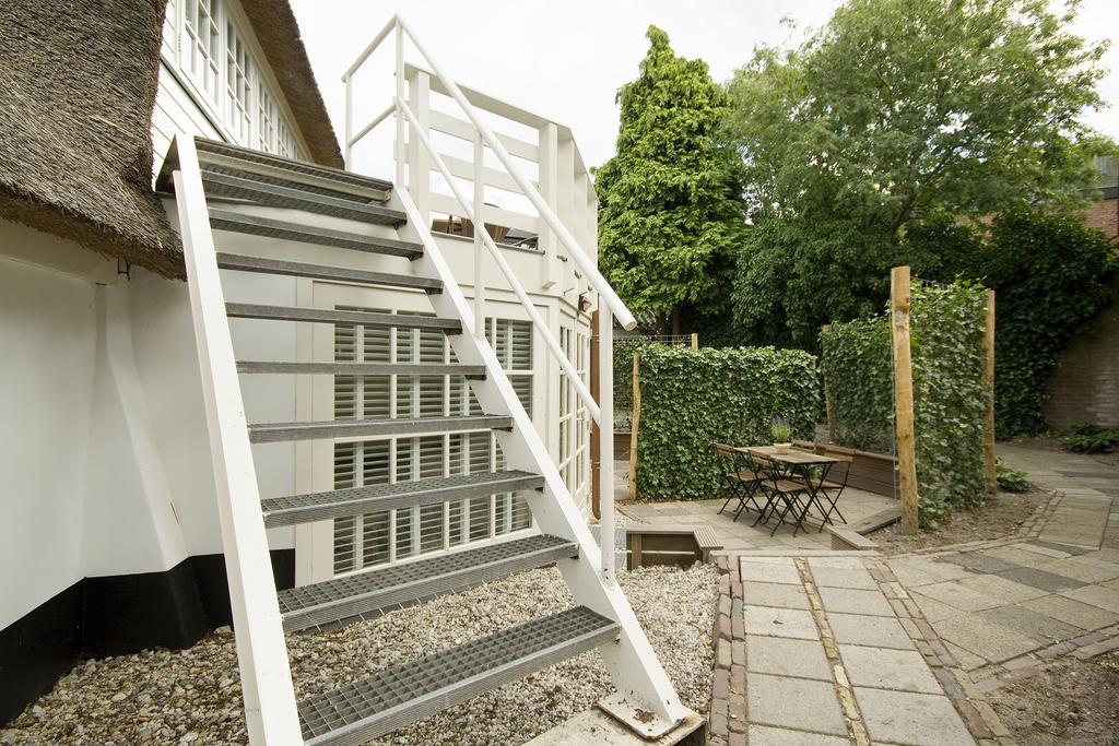 Deluxe Apartment Garden View