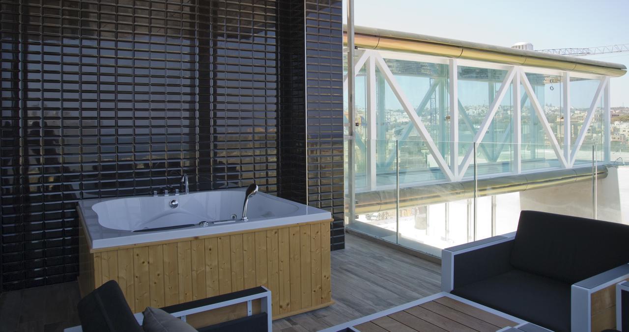 Superior Suite mit Whirlpool und Meerblick