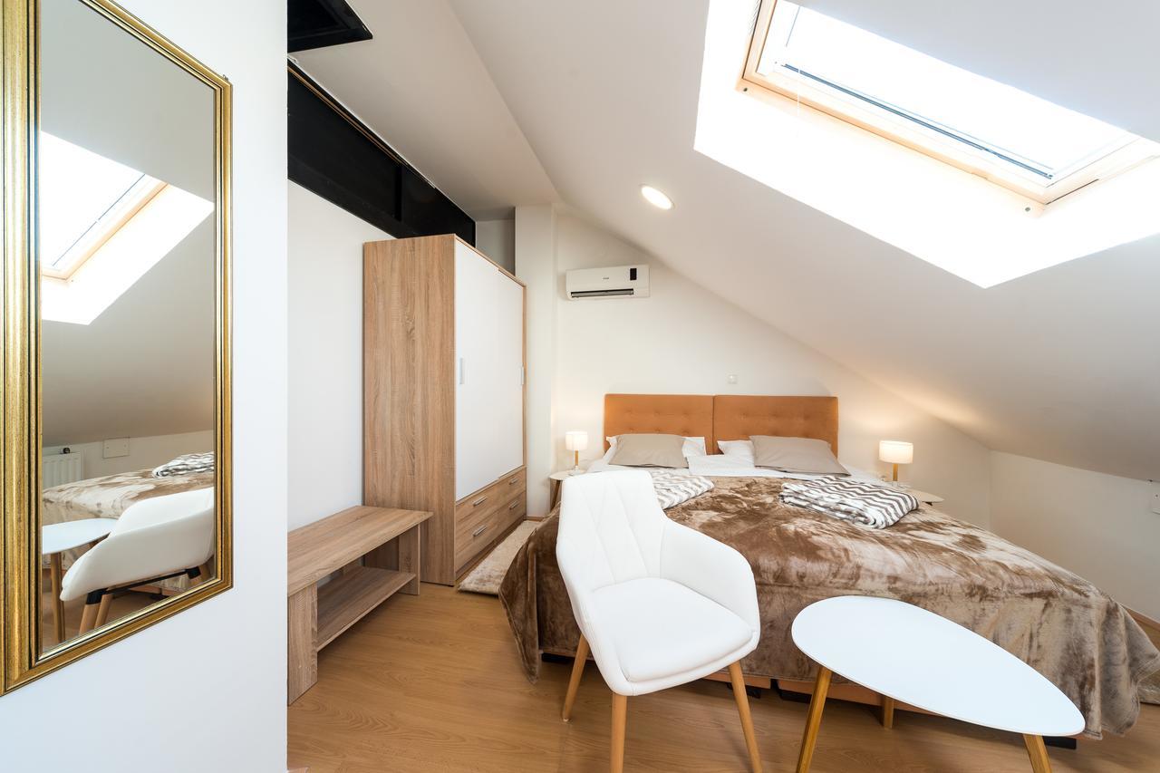 Double or Twin Room Private Bathroom