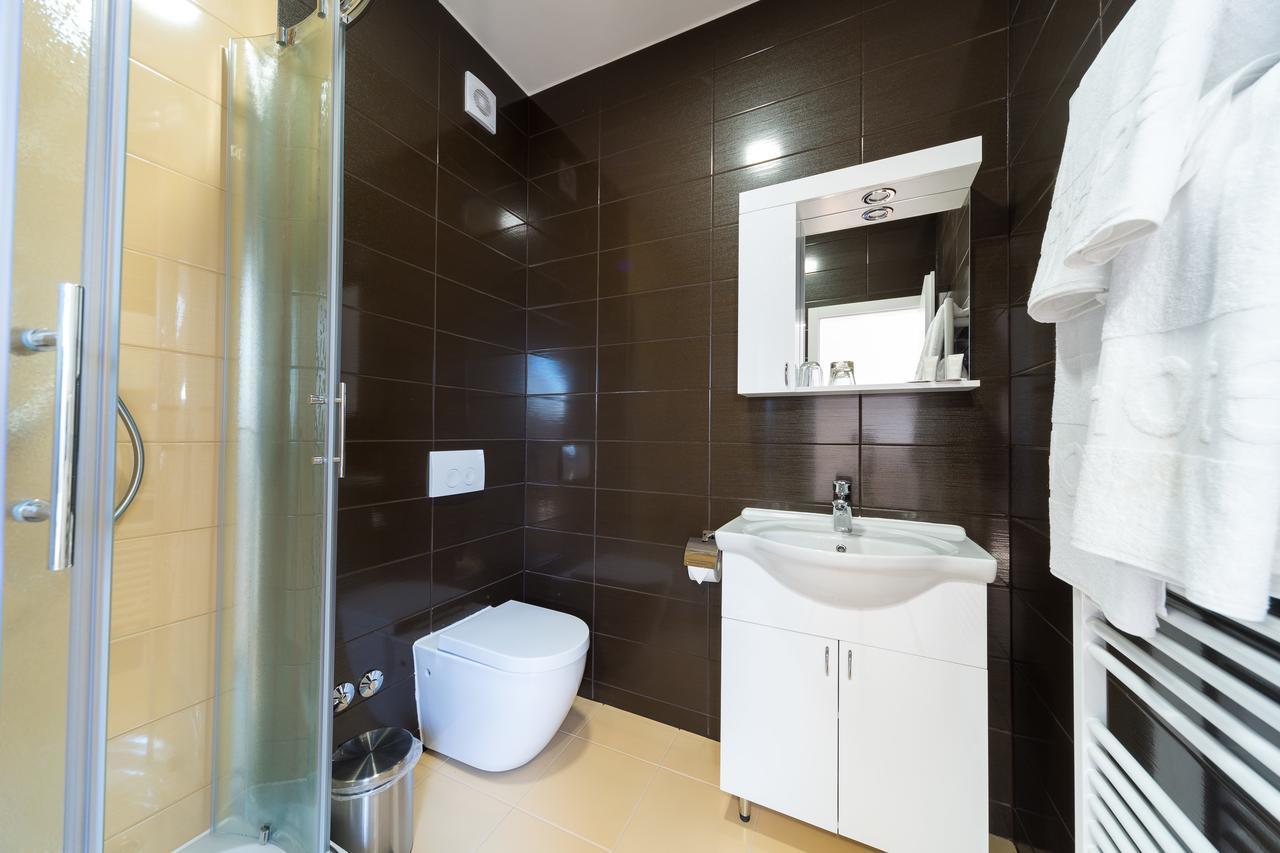Double or Twin Room Private Bathroom