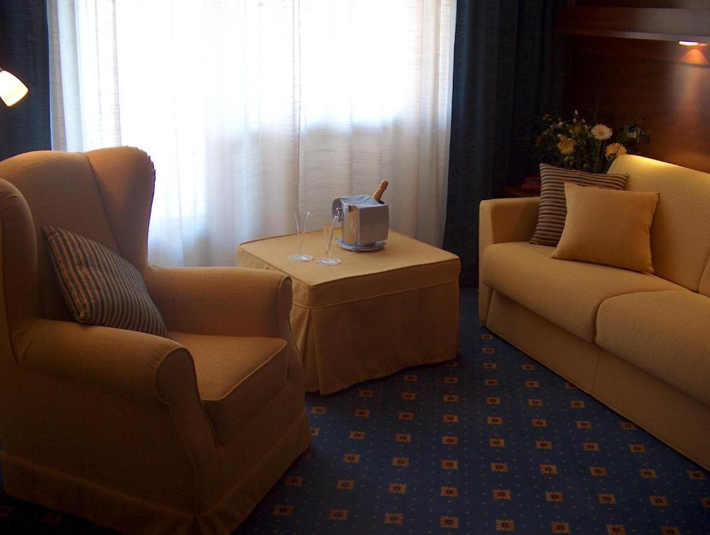 Junior Suite with Balcony and Lateral Sea View,63935548:JPEG