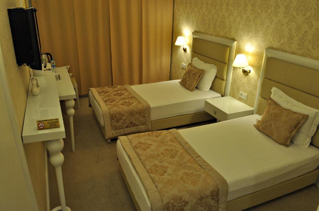 Double Twin Room